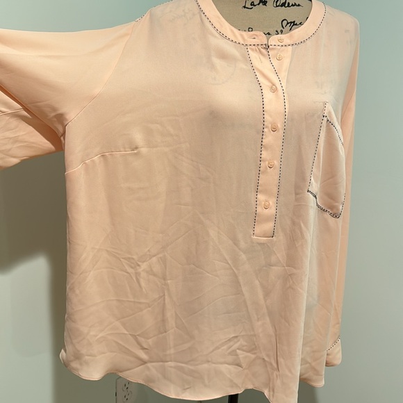 Lane Bryant blouse size 26/28 in a pale pink/blush - Picture 5 of 10